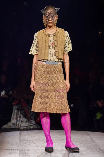 Look 28